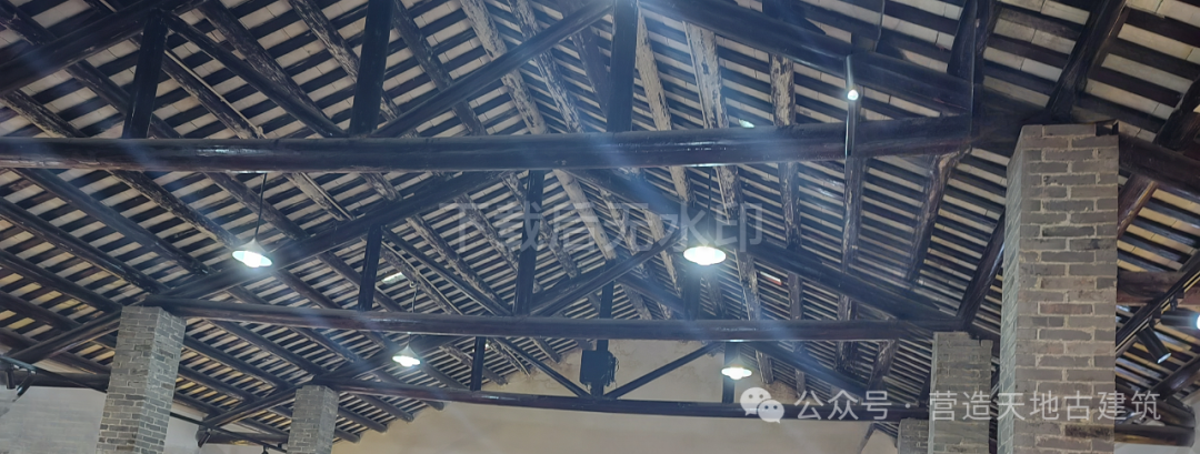 木桁架结构建筑