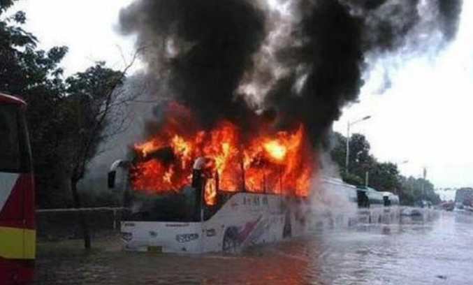 電動汽車電池進水了會怎么樣？的圖1