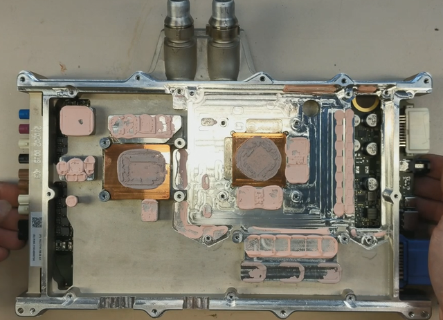 拆解Model S Plaid的计算平台的图6