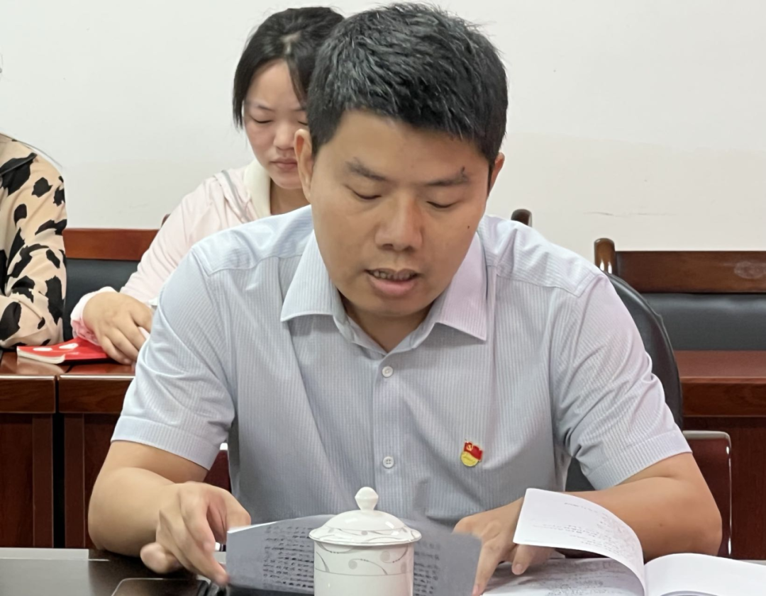 梓山镇召开新入职公务员廉政谈话暨入职体会交流会