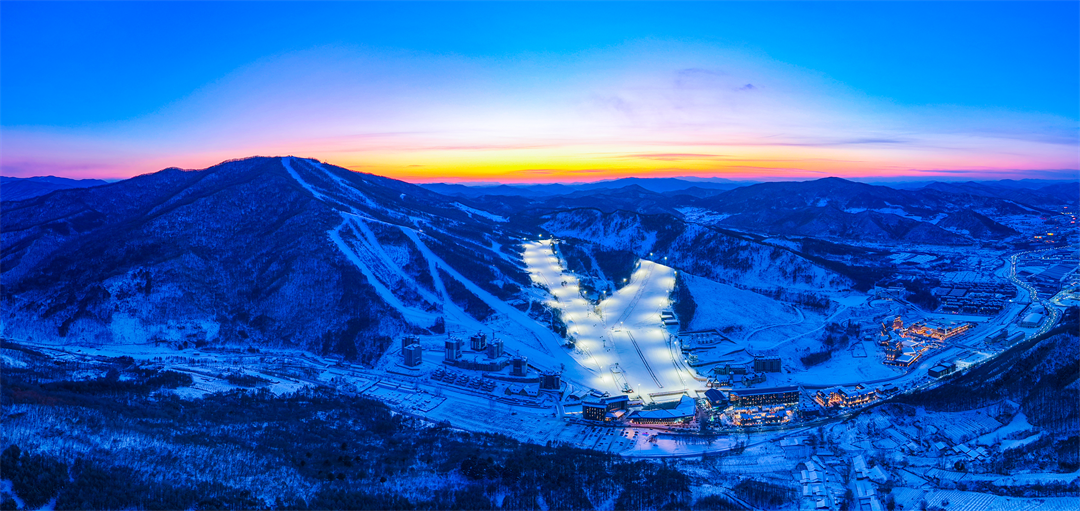 万峰通化滑雪度假区早鸟滑雪套餐399元起 2大1小含雪具至2027年