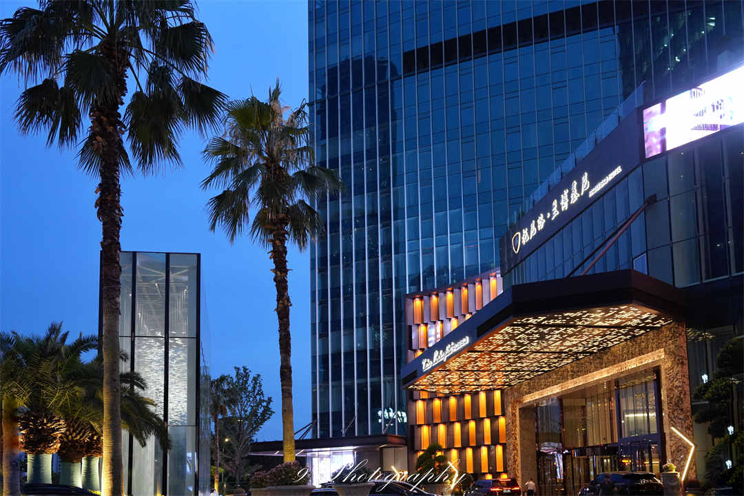 杭州托尼洛兰博基尼酒店 全行政礼遇4。9分 奥体中心舒适之选