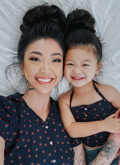 【育儿】“迪士尼公主”生Baby了？3岁就有惊人发量，网友：还好继承老妈的美貌，不然...（组图） - 40