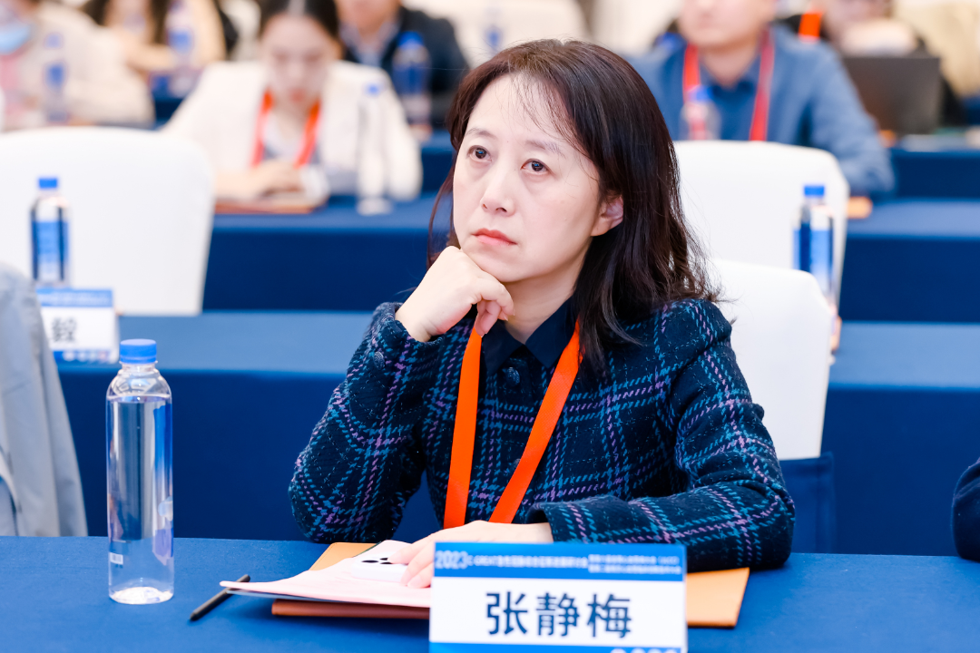 汇聚专业医学学术知识,提供线上线下整体解决方案