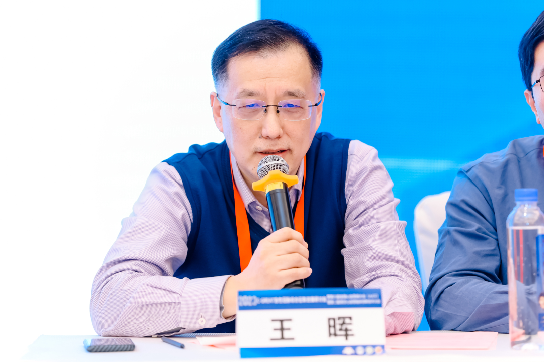 汇聚专业医学学术知识,提供线上线下整体解决方案