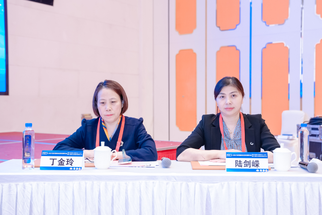 汇聚专业医学学术知识,提供线上线下整体解决方案