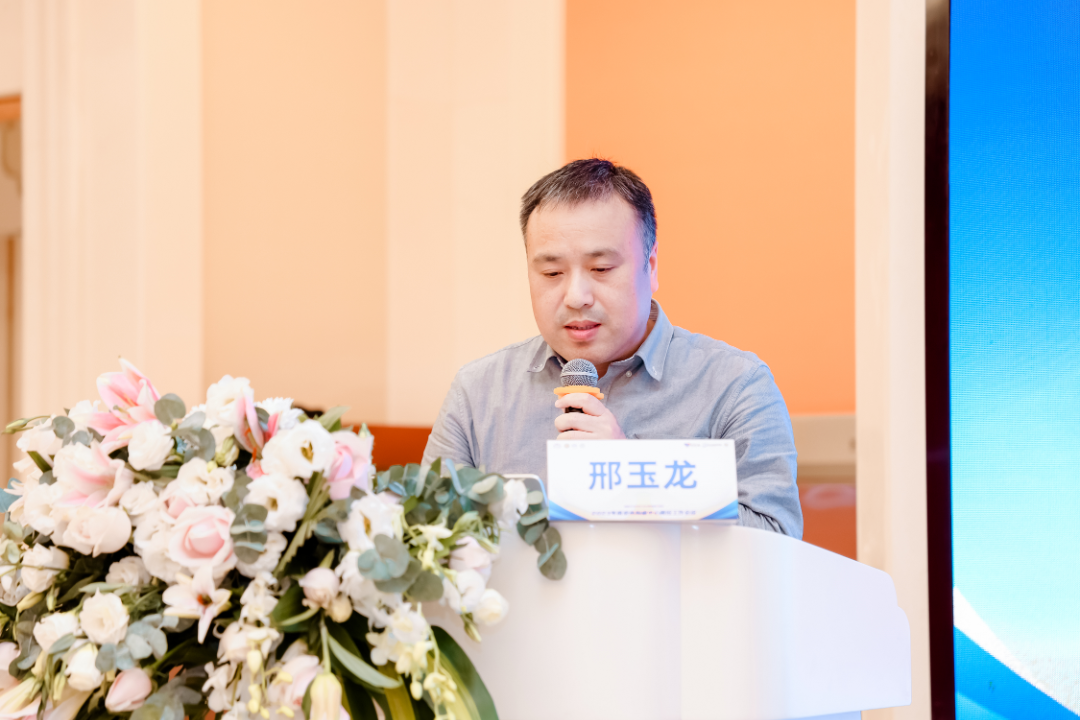 汇聚专业医学学术知识,提供线上线下整体解决方案