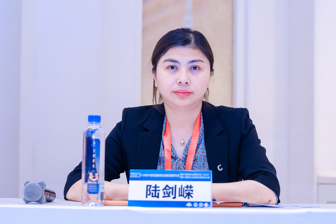 汇聚专业医学学术知识,提供线上线下整体解决方案