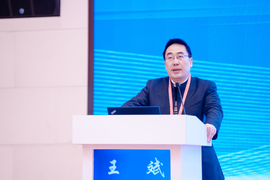 汇聚专业医学学术知识,提供线上线下整体解决方案