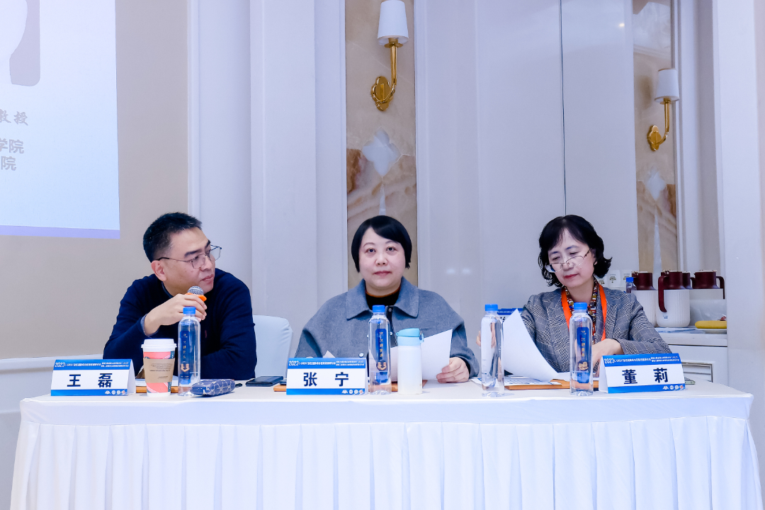汇聚专业医学学术知识,提供线上线下整体解决方案