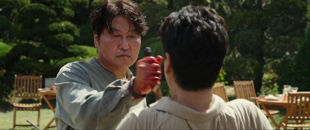 《寄生虫》：这个时代，我们只能选择互相寄生