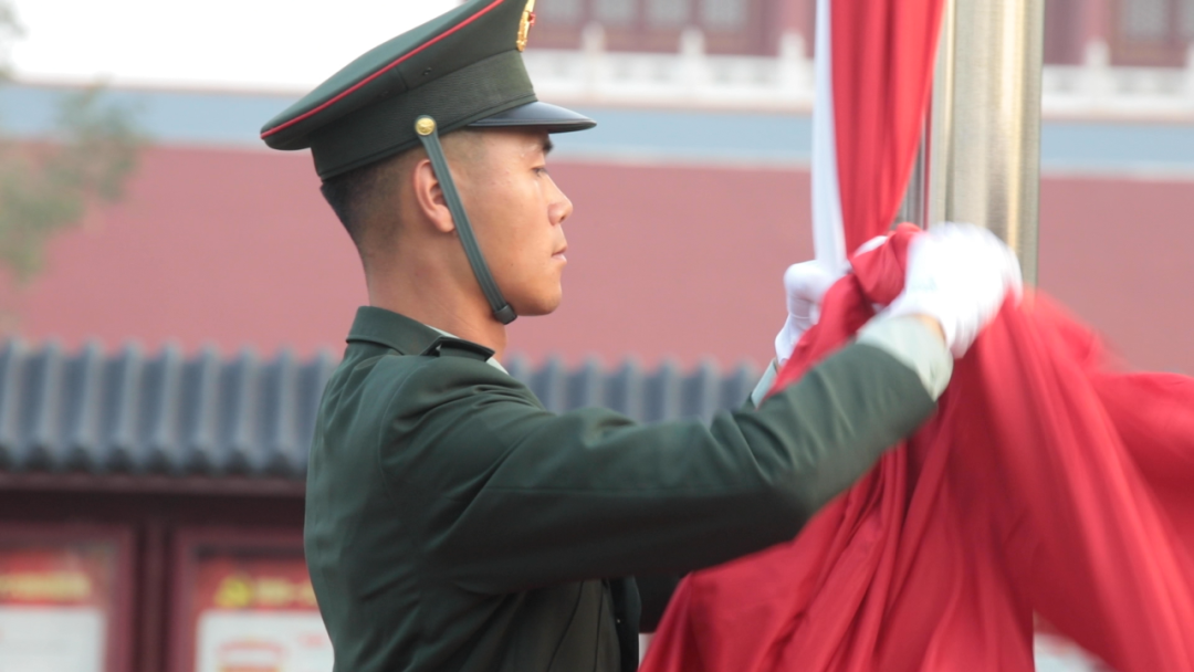 九三阅兵当天，这个河南小伙，将升起五星红旗！