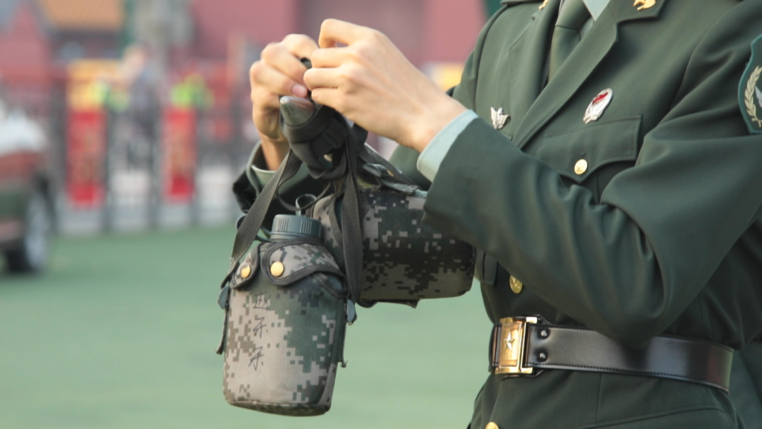九三阅兵当天，这个河南小伙，将升起五星红旗！