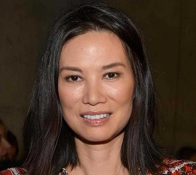 她的脸就算你对她一无所知,也知道这个女人有点东西.