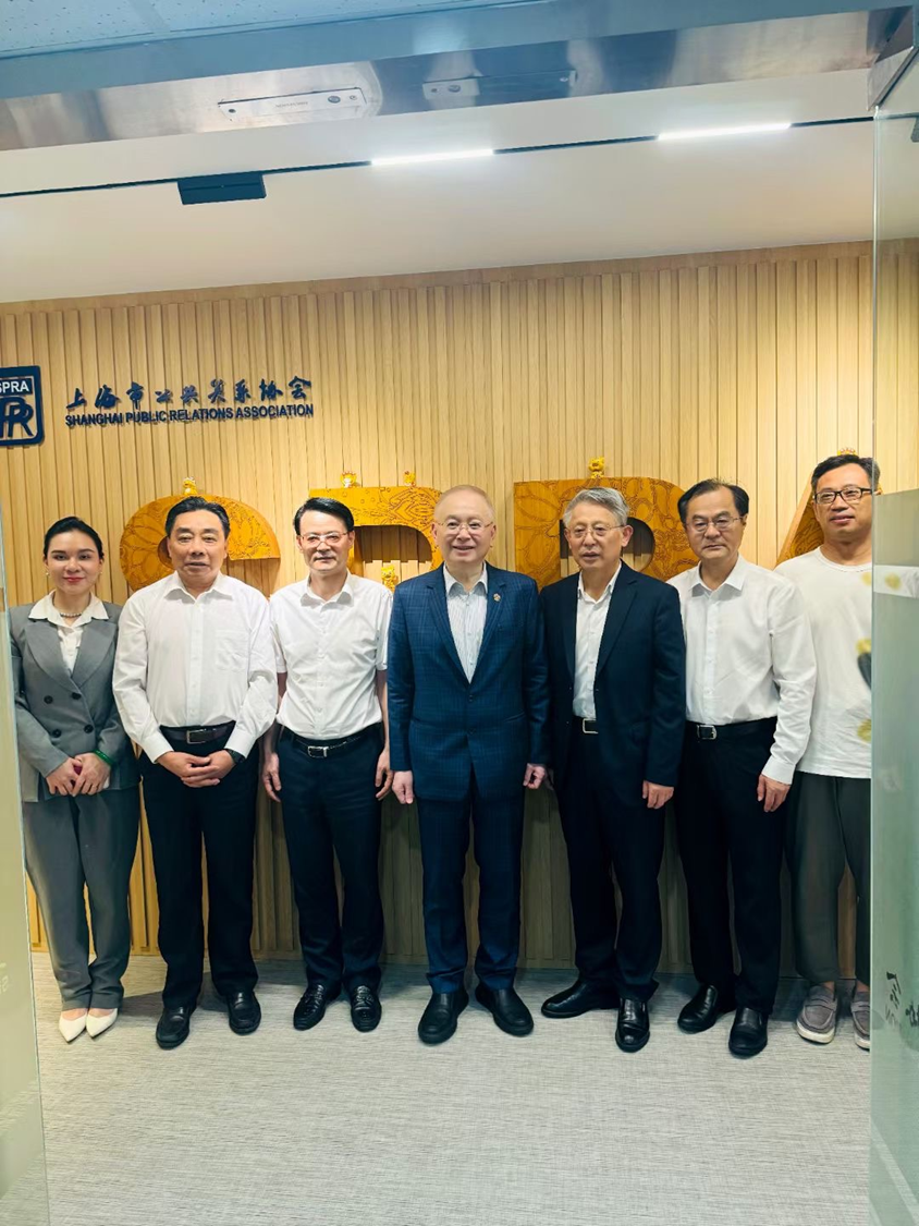刘江在沪会见马来西亚华人公会总会长魏家祥，拜会上海市公共关系协会会长沙海林