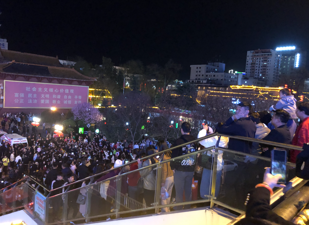 一碗麻辣烫带火之后的天水：“感觉有一亿人在这里”