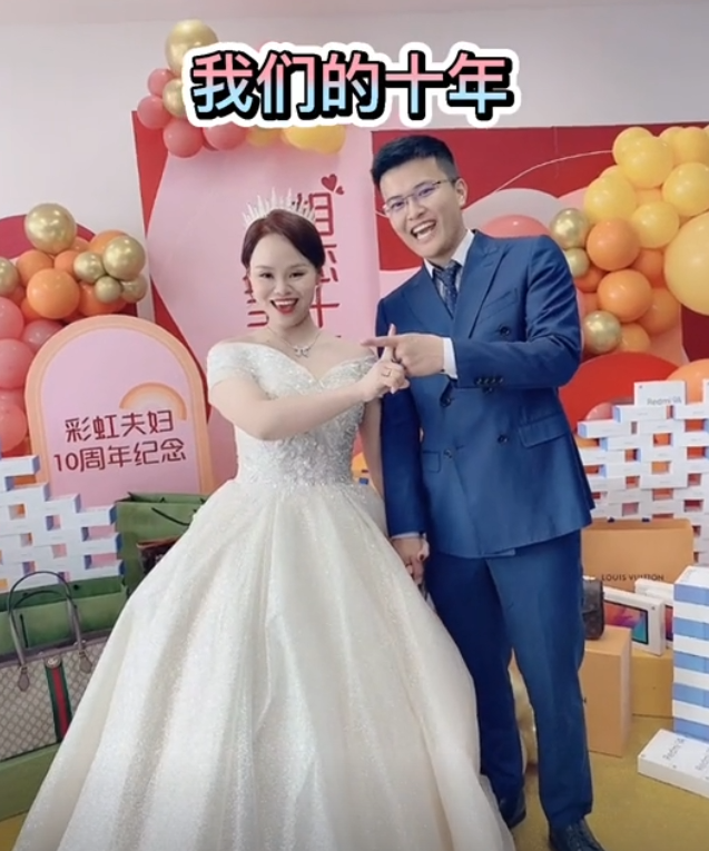 网红“彩虹夫妇”5年剖4胎，新生女儿确诊ABO溶血