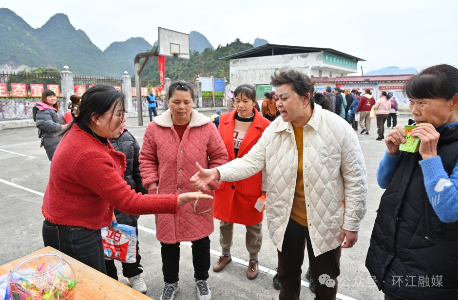 哪种最合你心意环江各乡镇各单位花式过三八妇女节