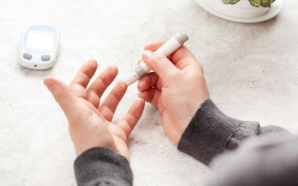 在家血糖檢測：血糖機操作步驟、測血糖的前後須知 - Hello 醫師