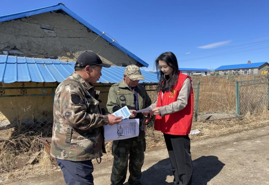孙吴县辰清镇开展扫黄打非进基层宣传活动