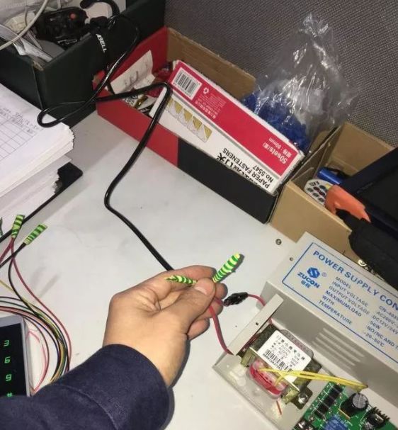 门禁控制系统现场接线图的图2