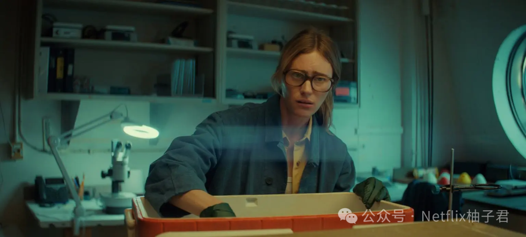 Netflix又出爆款！2026最生猛的深海怪獸劇《暗潮之下》，全6集一次放出