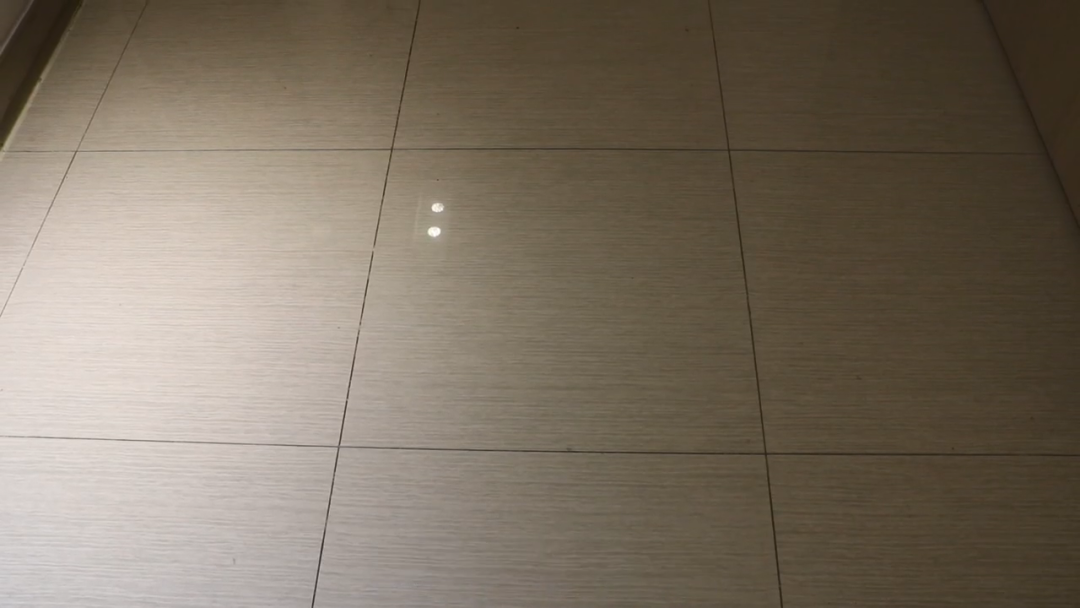 地板瓷砖木好还是岩板_瓷砖和木地板哪个好_地板砖木的好还是瓷的好