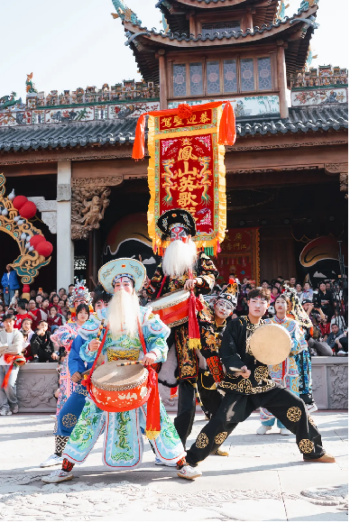 赤坎华侨古镇每天组织英歌舞吸引海内外游客