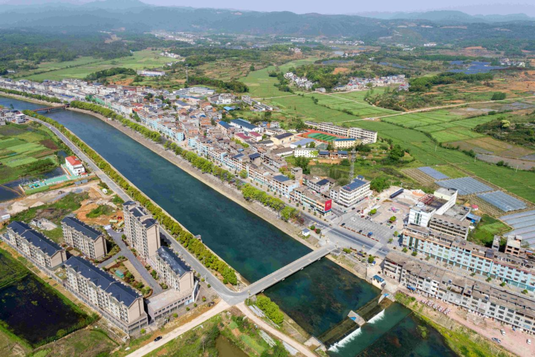 瑞昌市范镇集镇建设见实效美丽乡村入画来