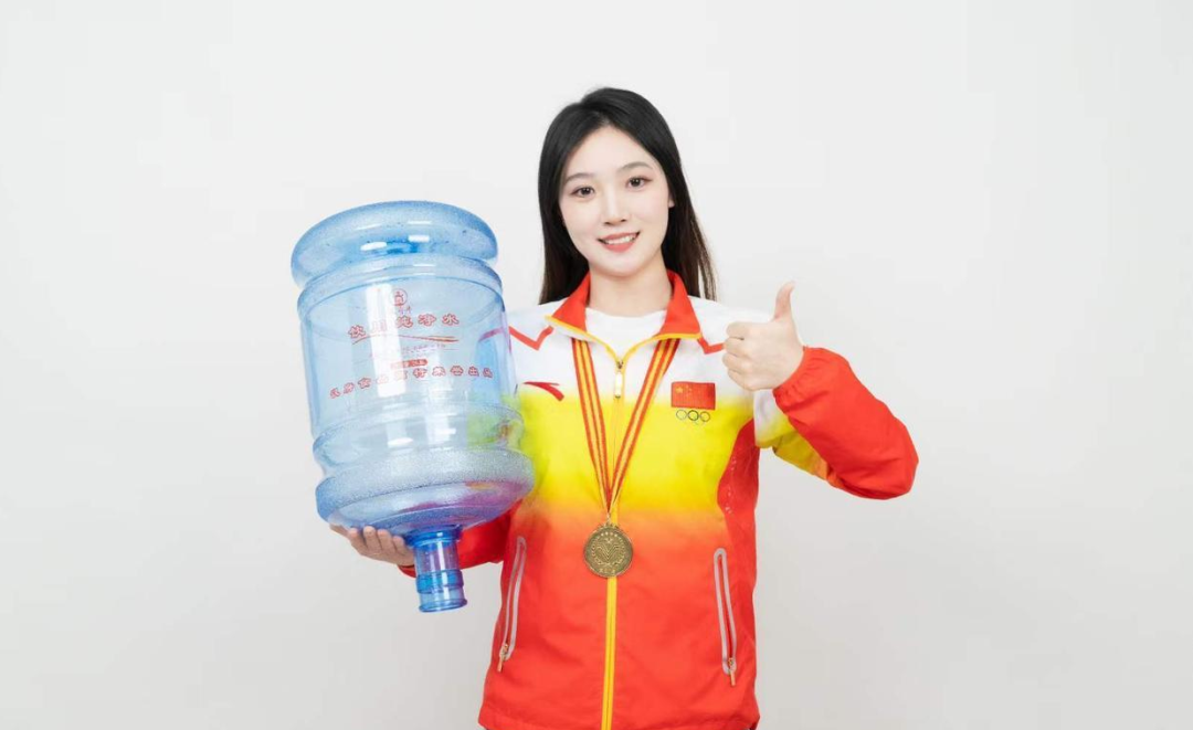 体育蹦床冠军高星月蹦床美女冠军简介代言品牌案例