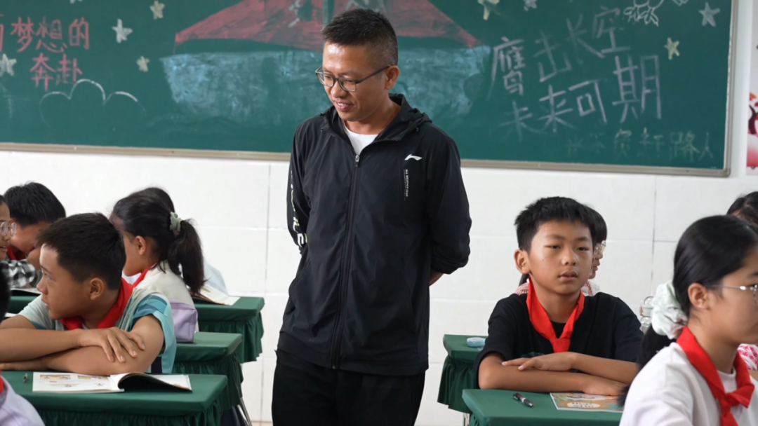 不忘初心育桃李牢记使命_不忘初心育桃李下一句_