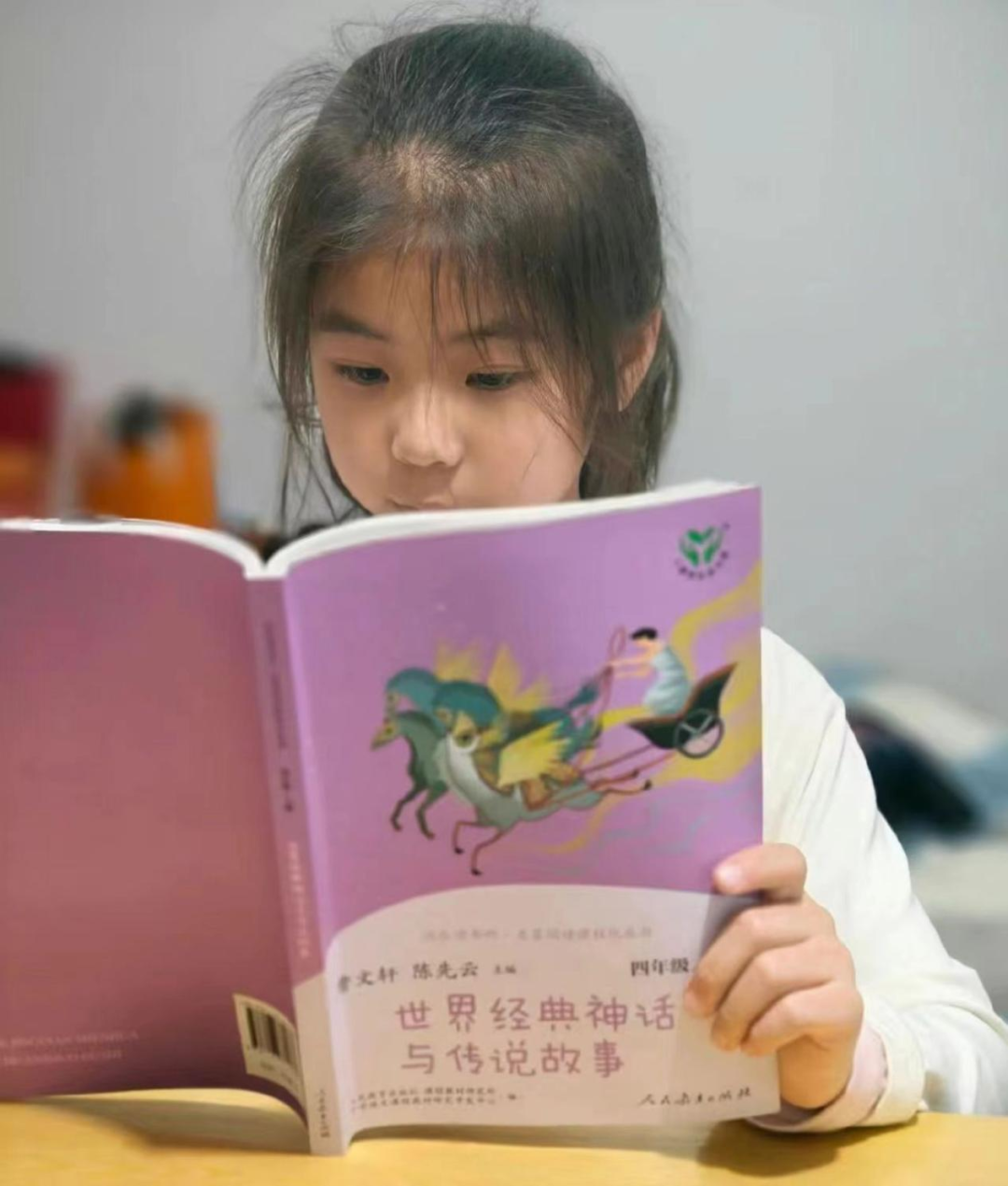 金色头发的寓意_长出一根金色头发寓意_长出金色头发凶吉