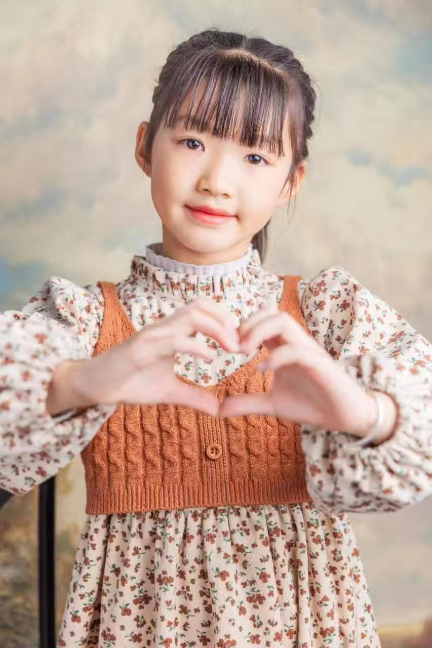 长出金色头发凶吉_长出一根金色头发寓意_金色头发的寓意