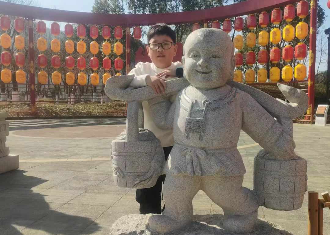 长出金色头发凶吉_长出一根金色头发寓意_金色头发的寓意