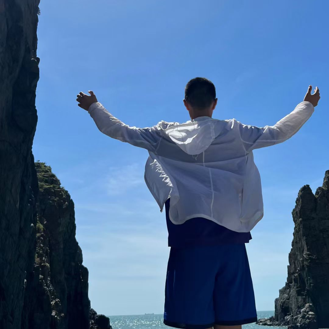 采访照片02航个人照.jpg