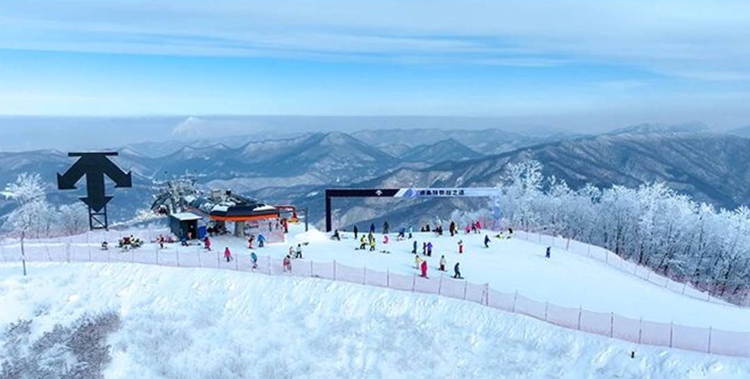 吉林万峰通化滑雪场早鸟套餐399起 高铁直达周末滑雪住宿全包