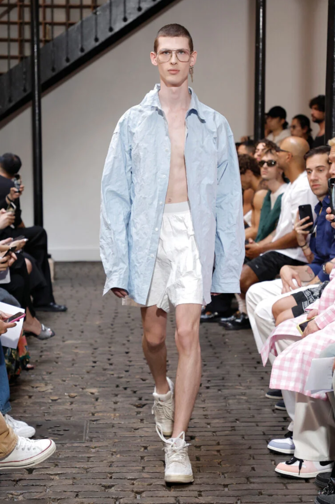 paul smithsean suendoubletmiu miu引领的无裤装潮流在这个季节持续