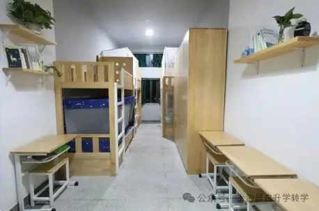 进才有3栋宿舍楼,而且还都有好听的名字:逐日,奔月,飞天.