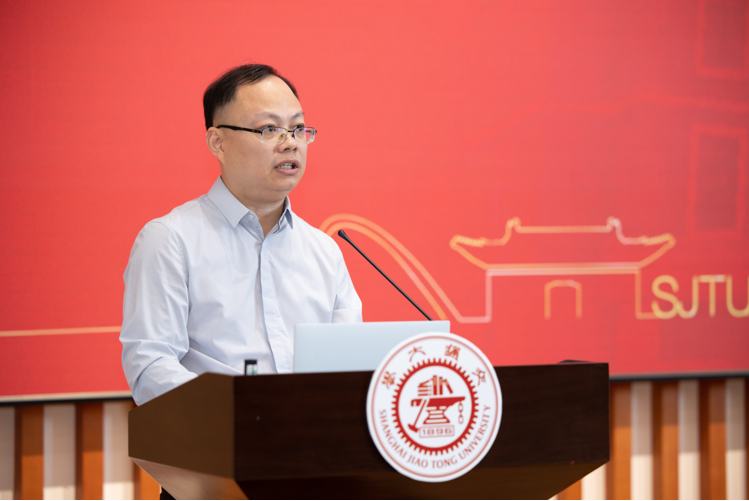 安徽网>即时看>刘卫东(资料图 来源:上海交大)官网资料显示,刘卫东,男