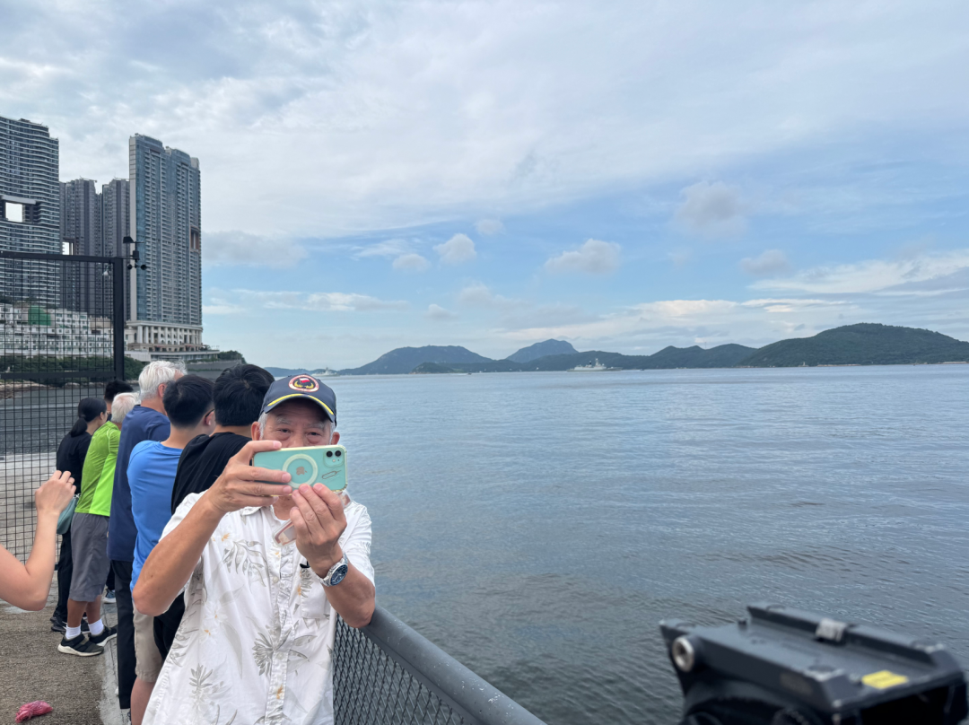 直击山东舰航母编队访问香港