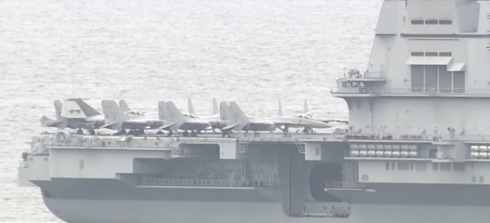 直击山东舰航母编队访问香港