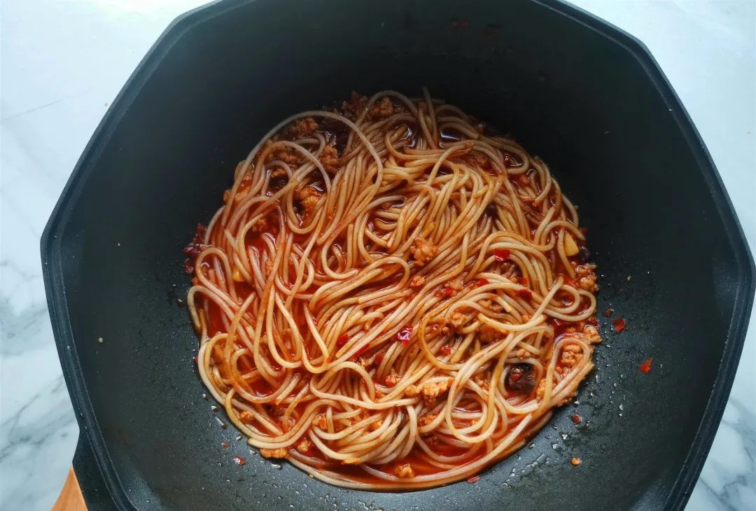 蚂蚁树材料上有白点_蚂蚁上树的材料_蚂蚁上树材料