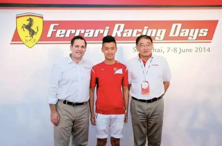 他是第一位F1中国车手，首秀拿分再创历史！父母砸1亿培养，普通家庭烧得起吗？（组图） - 14