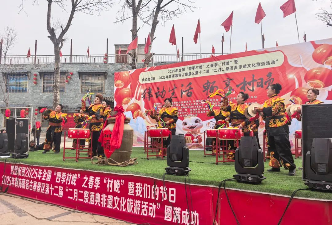 呼斯楞、李德戈景、苏勒亚其其格一起到草原学雷锋！ 第7张