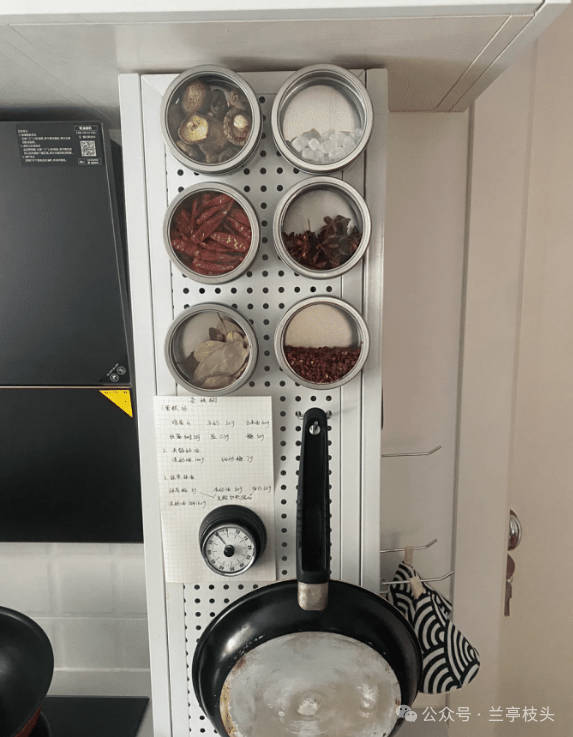 家居装修新革命！网友们的创意遮丑方法让你瞠目结舌！家居装修不再烦恼！(图3)