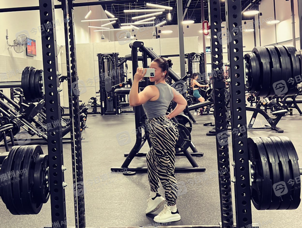 natasha在健身房(图片来源:供图)natasha在墨尔本担任健身教练多年