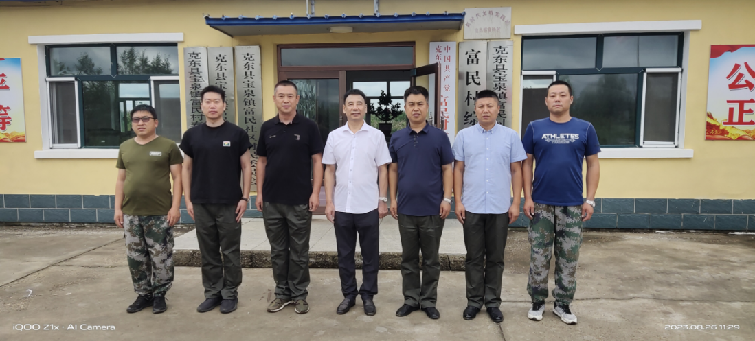 省林草局党组书记局长侯绪珉到富民村调研驻村帮扶工作