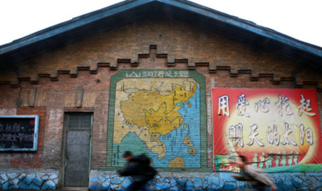 校园内的壁画旧照_副本.jpg