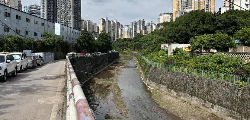 一下子,我们就对盘溪河,顿生好感这很写实,又有点浪漫