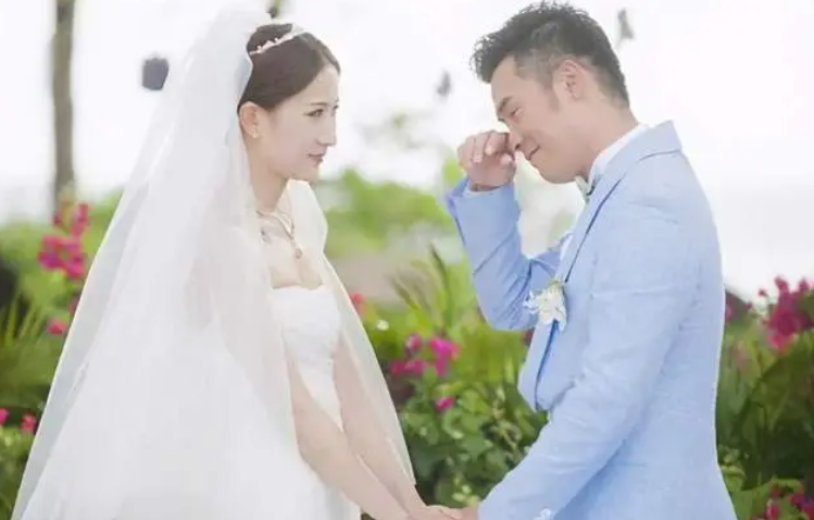 可结婚不到一年,陈赫在续拍《爱情公寓》时,媒体传出陈赫与张子萱恋爱